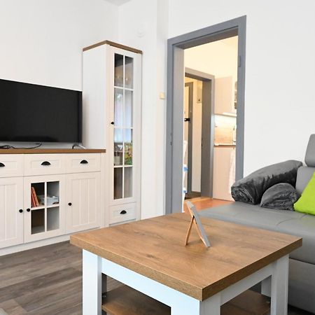 Rodinny Apartman U Broumovskeho Namesti Esterno foto