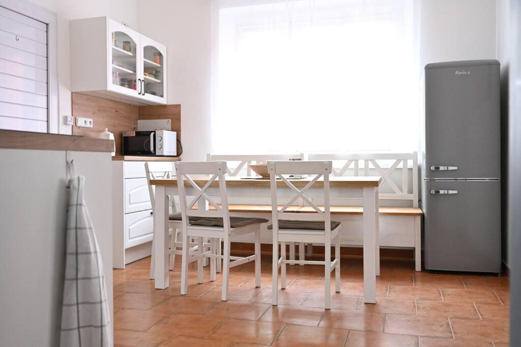 Rodinny Apartman U Broumovskeho Namesti Esterno foto